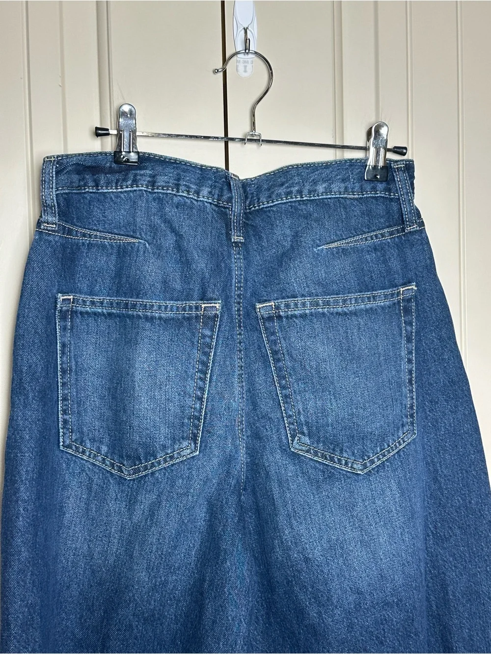 Women's High-Rise Easy Barrel Ankle Jeans - Universal Thread Medium Wash 2 NWT - Picture 8 of 15